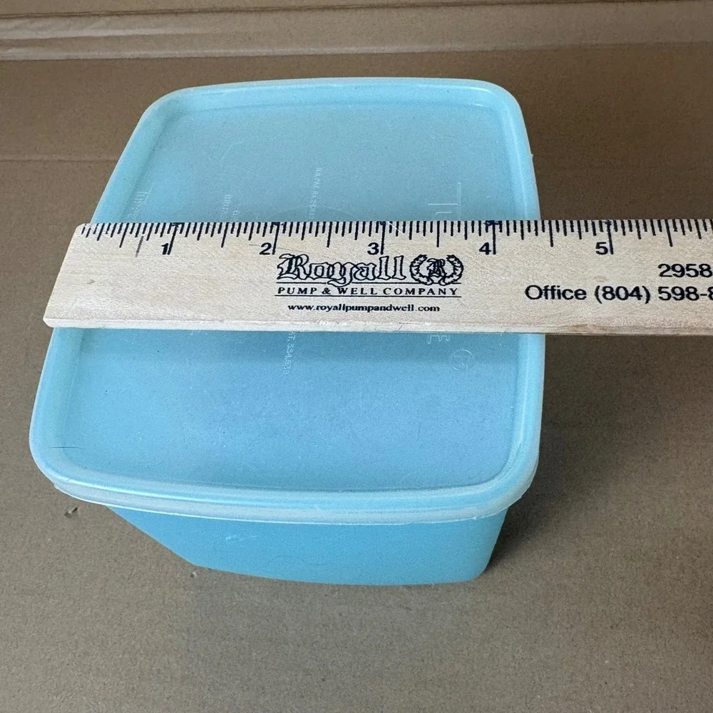Tupperware Seal 310 7 Light‎ Blue Square Food Storage Container with Lid Vintage